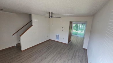 5233 Chesterfield Ave in Charleston, WV - Building Photo - Building Photo