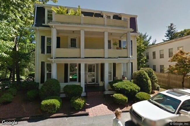 15 Bemis Rd, Unit #6 in Wellesley, MA - Foto de edificio - Building Photo