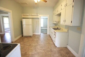 128 S School St in Goodman, MO - Building Photo - Building Photo