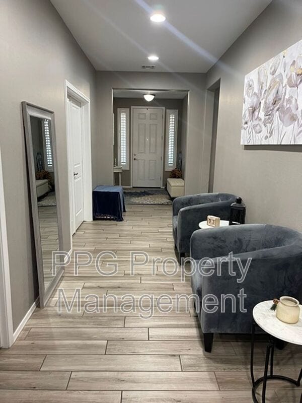 15752 W Desert Hills Dr in Surprise, AZ - Building Photo - Building Photo