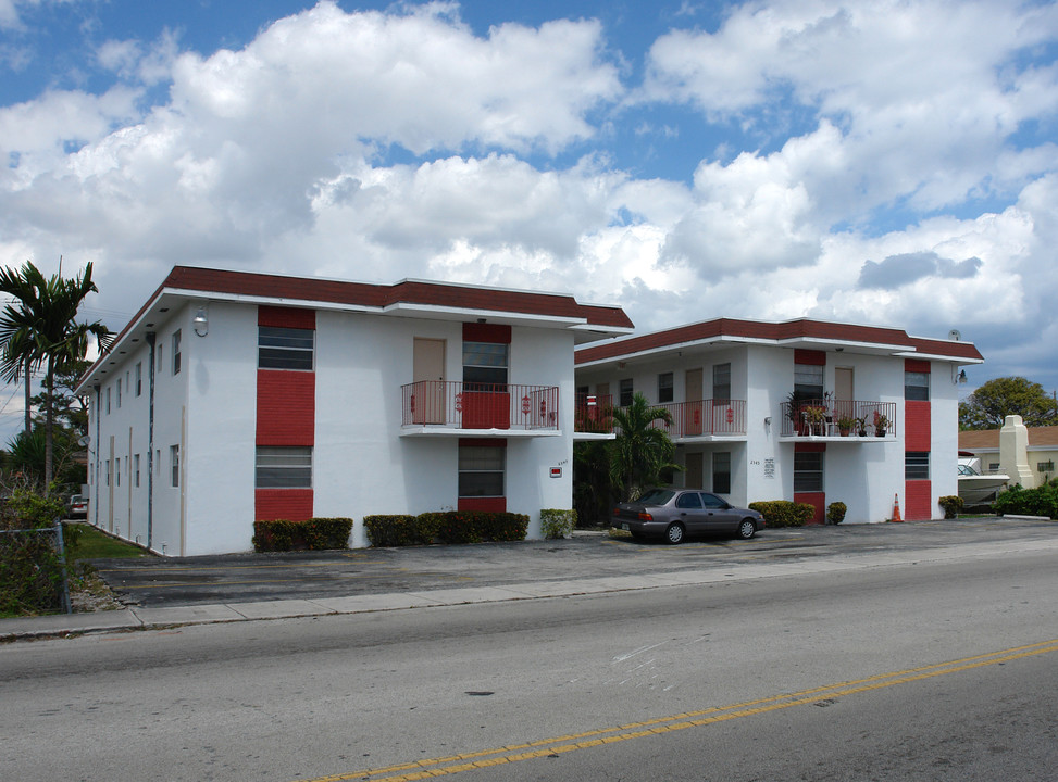 2545 Taft St in Hollywood, FL - Foto de edificio