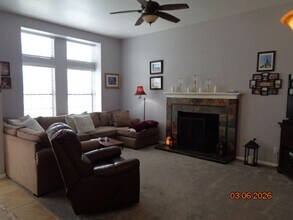 43043 Flag St in Lancaster, CA - Building Photo - Building Photo