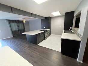 1686 Brentwood Dr in Corona, CA - Building Photo - Building Photo