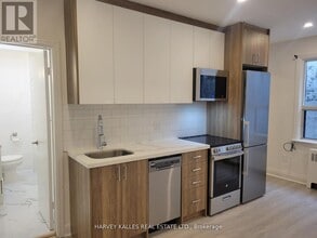 1980 Eglinton Ave W in Toronto, ON - Building Photo - Building Photo