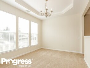 10911 Claude Freeman Dr in Charlotte, NC - Foto de edificio - Building Photo