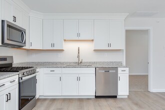 62 Sherburne Ave in Tyngsboro, MA - Building Photo - Building Photo
