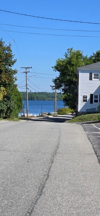 51 Bowdoin St, Unit F in Winthrop, ME - Building Photo