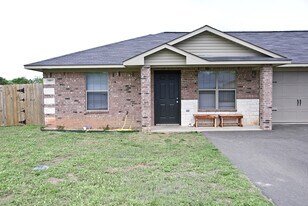 17104 Sentinel Ln in Lindale, TX - Building Photo