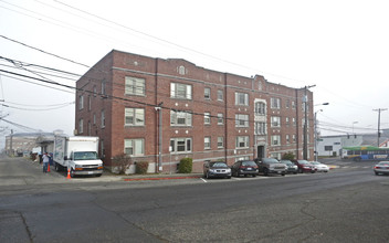 Granada Apartments in Tacoma, WA - Building Photo - Building Photo