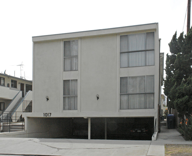 1017 S Sherbourne Dr in Los Angeles, CA - Building Photo - Building Photo