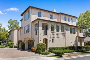 51 Olivehurst in Irvine, CA - Building Photo