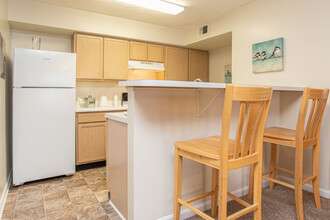 Willow Oaks Apartments in Louisville, KY - Building Photo - Interior Photo