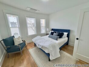 406 Columbia St, Unit 1 in Cambridge, MA - Building Photo - Building Photo