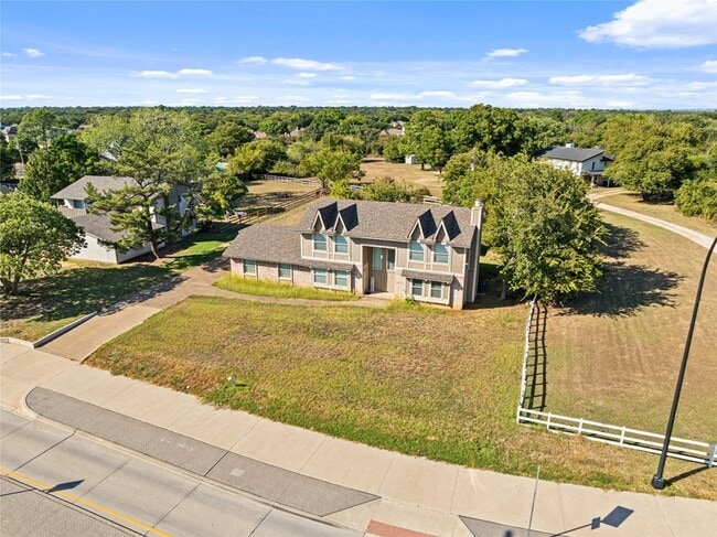 6925 Calendar Rd, Unit B in Arlington, TX - Building Photo - Building Photo