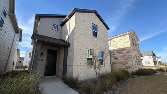 709 16th St in Lantana, TX - Building Photo