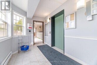 4005 Kilmer Dr in Burlington, ON - Building Photo - Building Photo