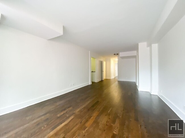 EAST 63 STREET in New York, NY - Building Photo - Building Photo