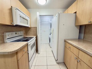 6520 NW 114th Ave in Doral, FL - Building Photo - Building Photo