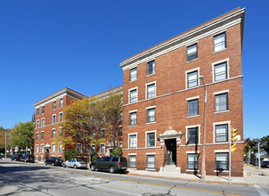 Johnson Legacy Apartments in Milwaukee, WI - Building Photo - Building Photo