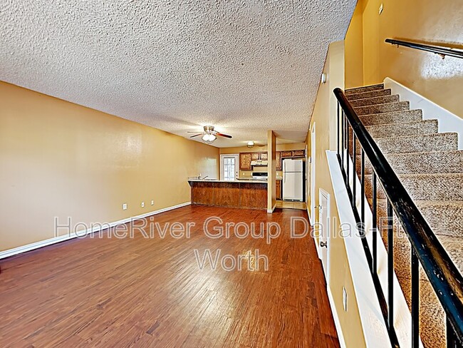 146 Austin Stone Dr in Duncanville, TX - Foto de edificio - Building Photo