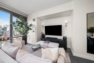 164 N Peoria St in Chicago, IL - Building Photo - Building Photo