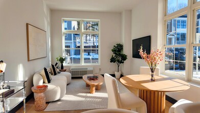 Lexington on Broadway in Woodcliff Lake, NJ - Foto de edificio - Building Photo