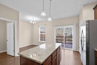 270 Paradise Dr in Portsmouth, VA - Building Photo - Building Photo