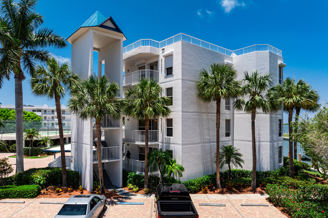 Grand Bay in Marco Island, FL - Building Photo