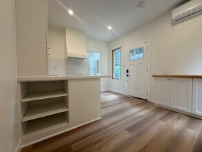 518 Pinetree Dr in London, ON - Building Photo - Building Photo