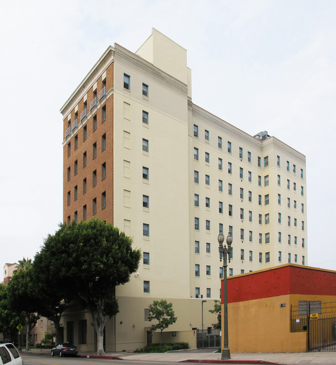 Villa De La Esperanza in Los Angeles, CA - Building Photo