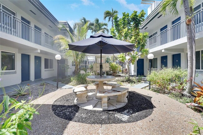 1010 SE 15th St in Fort Lauderdale, FL - Building Photo - Building Photo