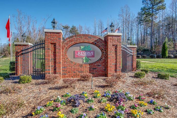 2150 Rocky Falls Lane in Gastonia, NC - Foto de edificio