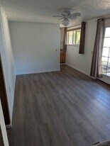 420 N Tamarack St in Sisters, OR - Building Photo