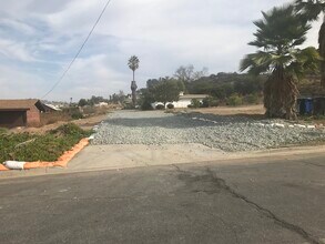 1357 S Magnolia Ave in El Cajon, CA - Foto de edificio - Building Photo
