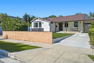 4635 Kraft Ave in Los Angeles, CA - Building Photo