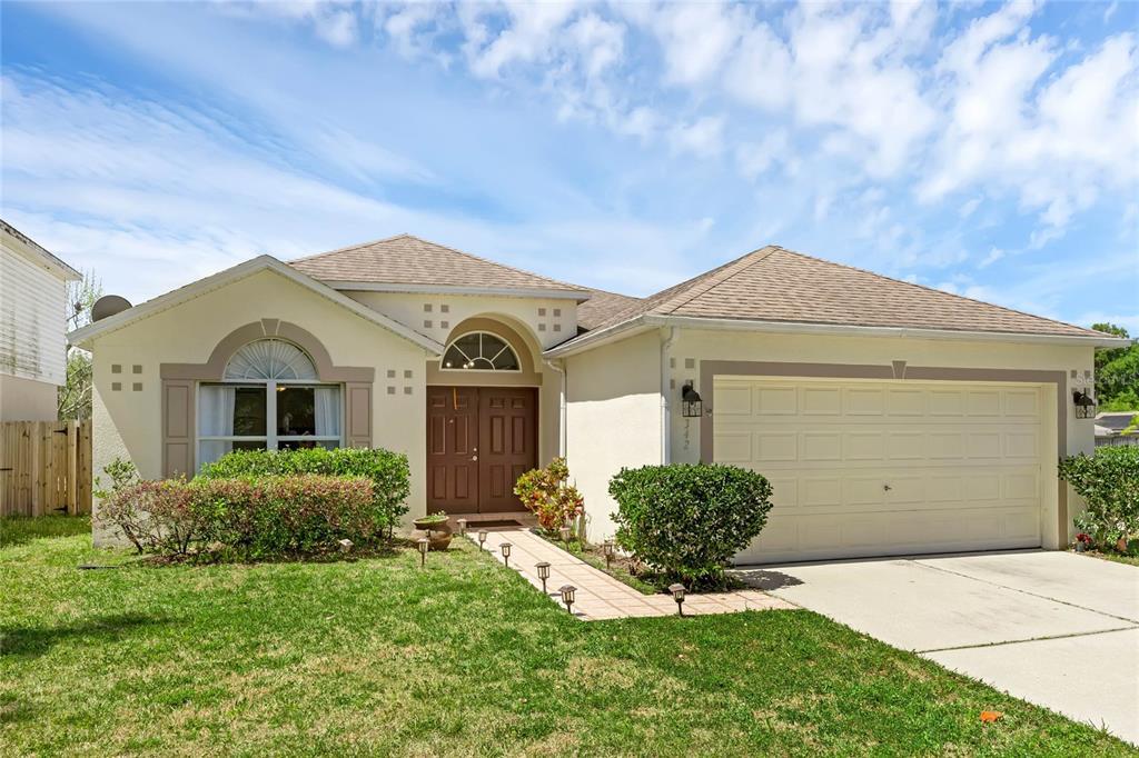 342 Pleasant Gardens Dr in Apopka, FL - Building Photo