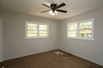 604 E Brookwood Dr in Valdosta, GA - Building Photo - Building Photo