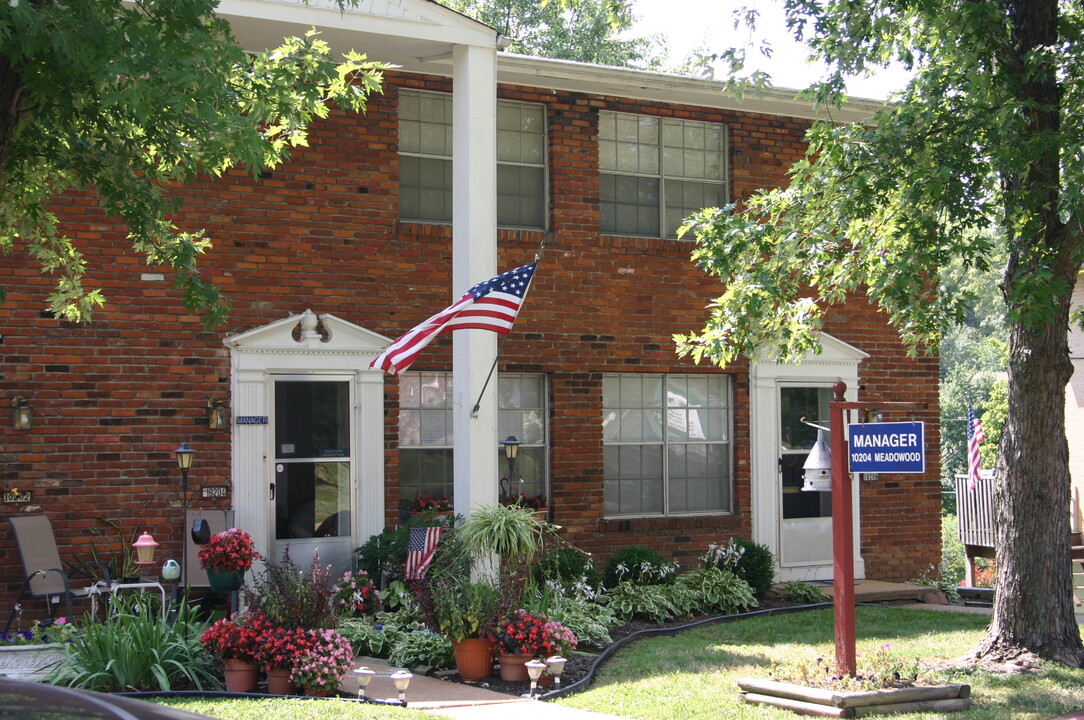 Meadowbrook Apartments and Townhomes Photo