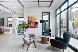 DUO in Chelsea, MA - Foto de edificio - Lobby