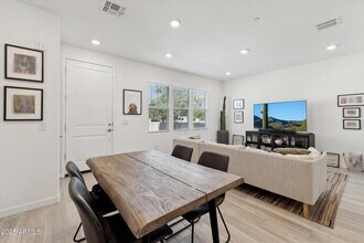 4077 S Sabrina Dr in Chandler, AZ - Building Photo - Building Photo