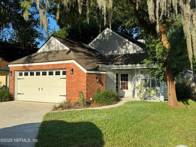 7701 Leesburg Dr S in Jacksonville, FL - Building Photo - Building Photo