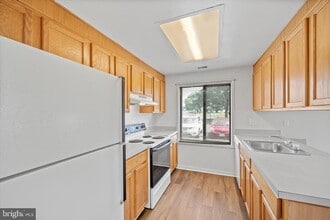 500 Early Fall Ct in Herndon, VA - Building Photo - Building Photo