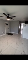 1570 NE 12th St in Homestead, FL - Building Photo