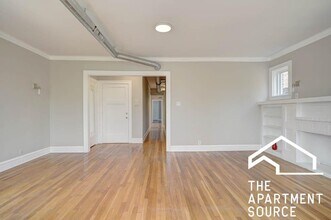 1042 N Kedzie Ave-Unit -3 in Chicago, IL - Building Photo - Building Photo