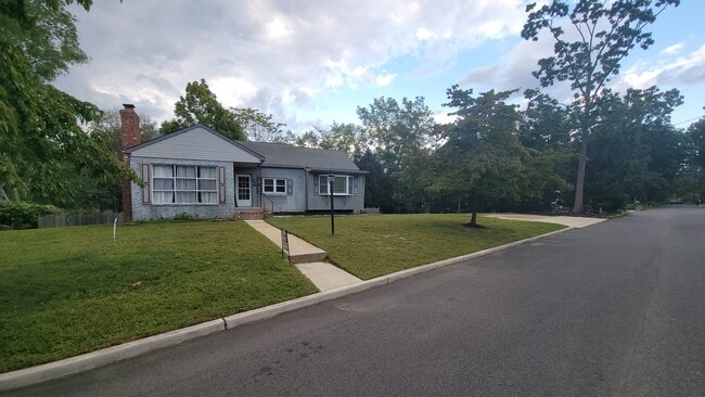property at 569 Lakeside Ave