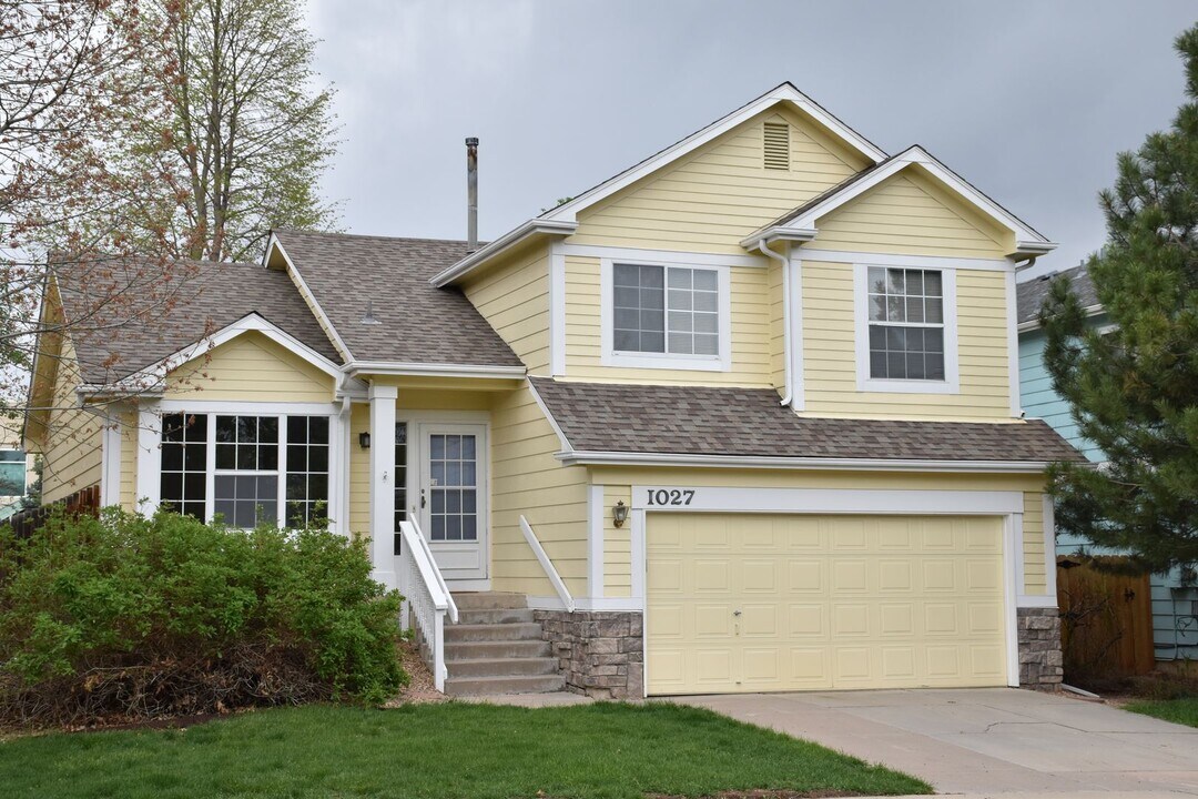 1027 Delta Dr in Lafayette, CO - Building Photo