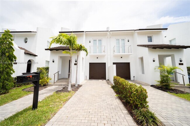 3665 SW 26th St in Miami, FL - Building Photo - Building Photo
