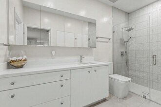 1545 Seagrape Way in Hollywood, FL - Building Photo - Building Photo