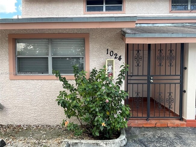 1024 W 79th St in Hialeah, FL - Building Photo - Building Photo