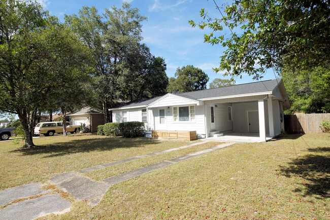 354 Chicago Ave in Valparaiso, FL - Building Photo - Building Photo